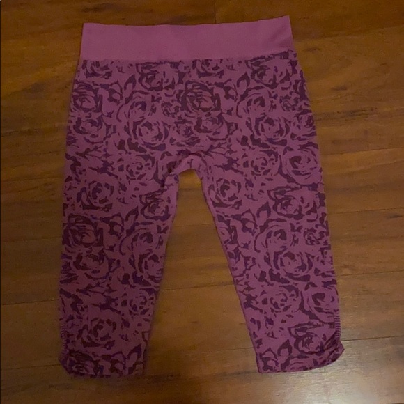 Purple Rose Print Leggings - Picture 2 of 3